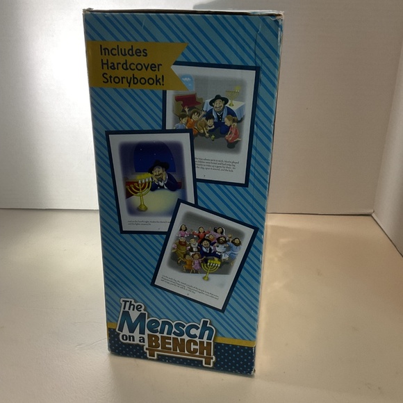 The Mensch on a Bench Plush Toy with Storybook - Picture 5 of 5